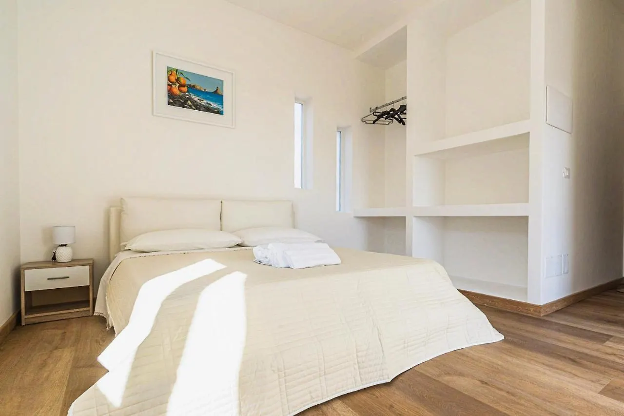 B&B Sea Terrace Aci Castello Bed & Breakfast